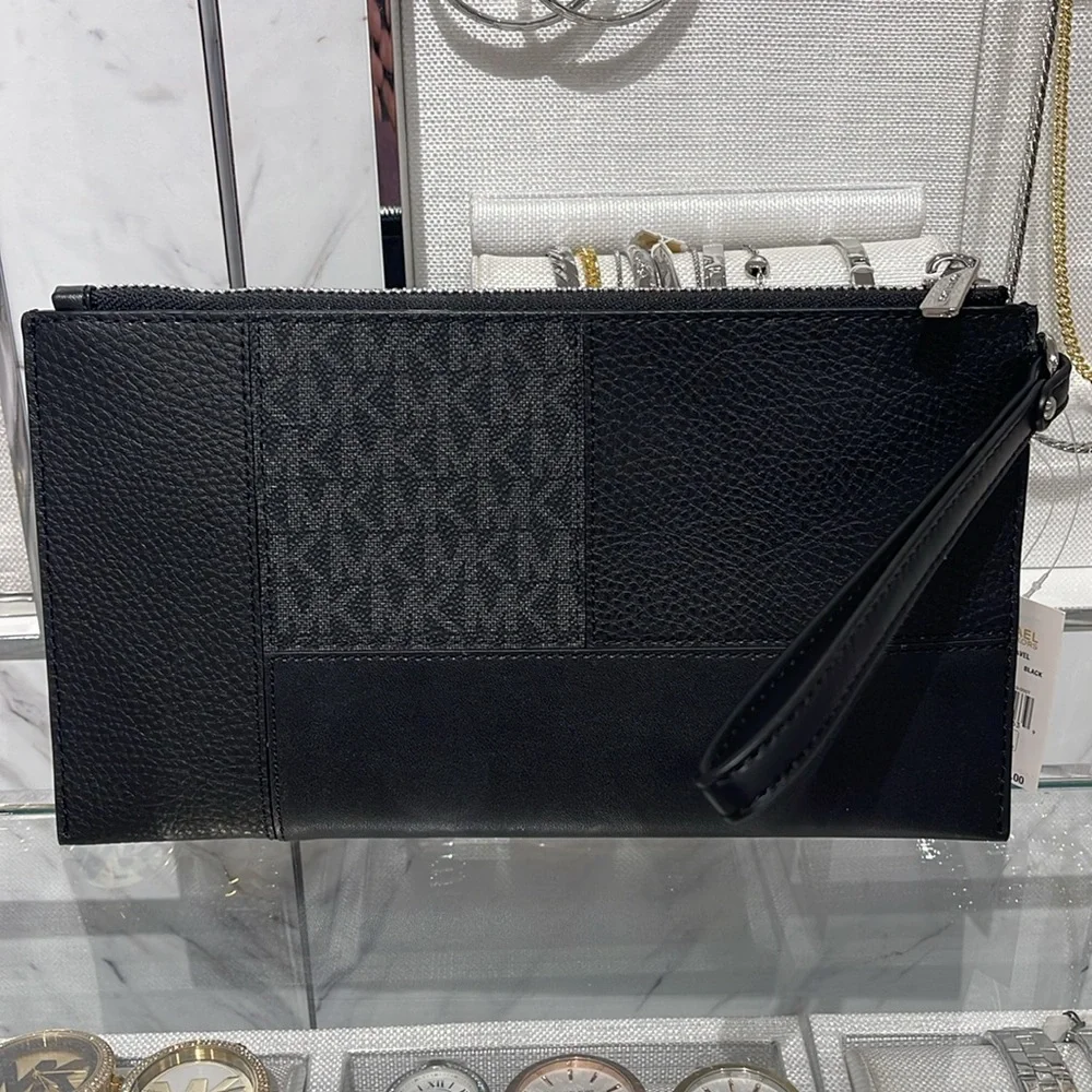 Michael Kors Jet Set Travel Lg Studded Patchwork and Sign Logo Wristlet
Black - Picture 4 of 16